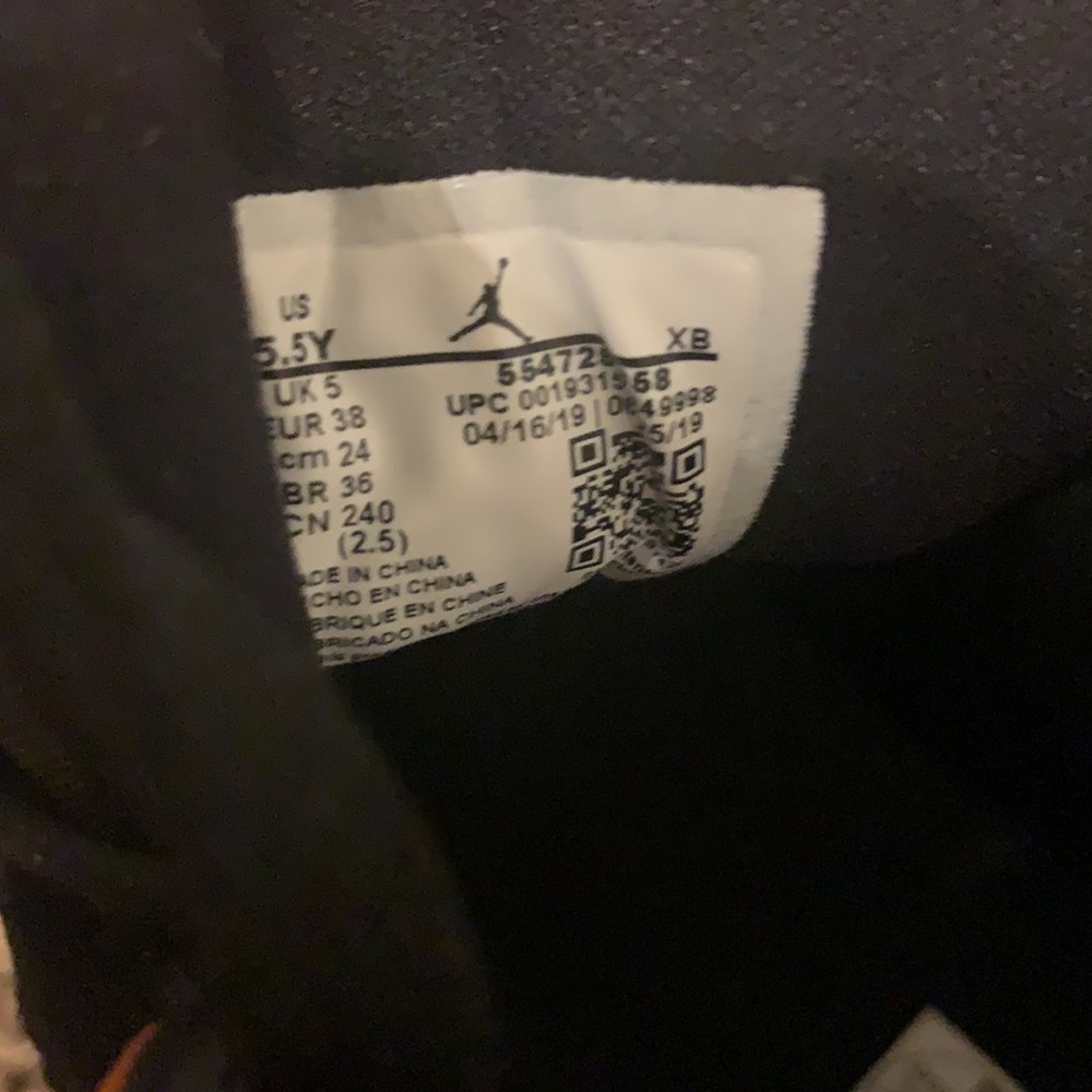Air Jordan 1 Mid Shattered Blackboard GS - Picture 6 of 8